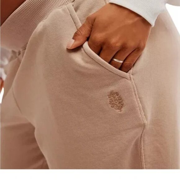 NWT $186 2-PIECE SET FP MOVEMENT X HATCH - Intercept Pullover & Sweatpant MEDIUM - Picture 8 of 12